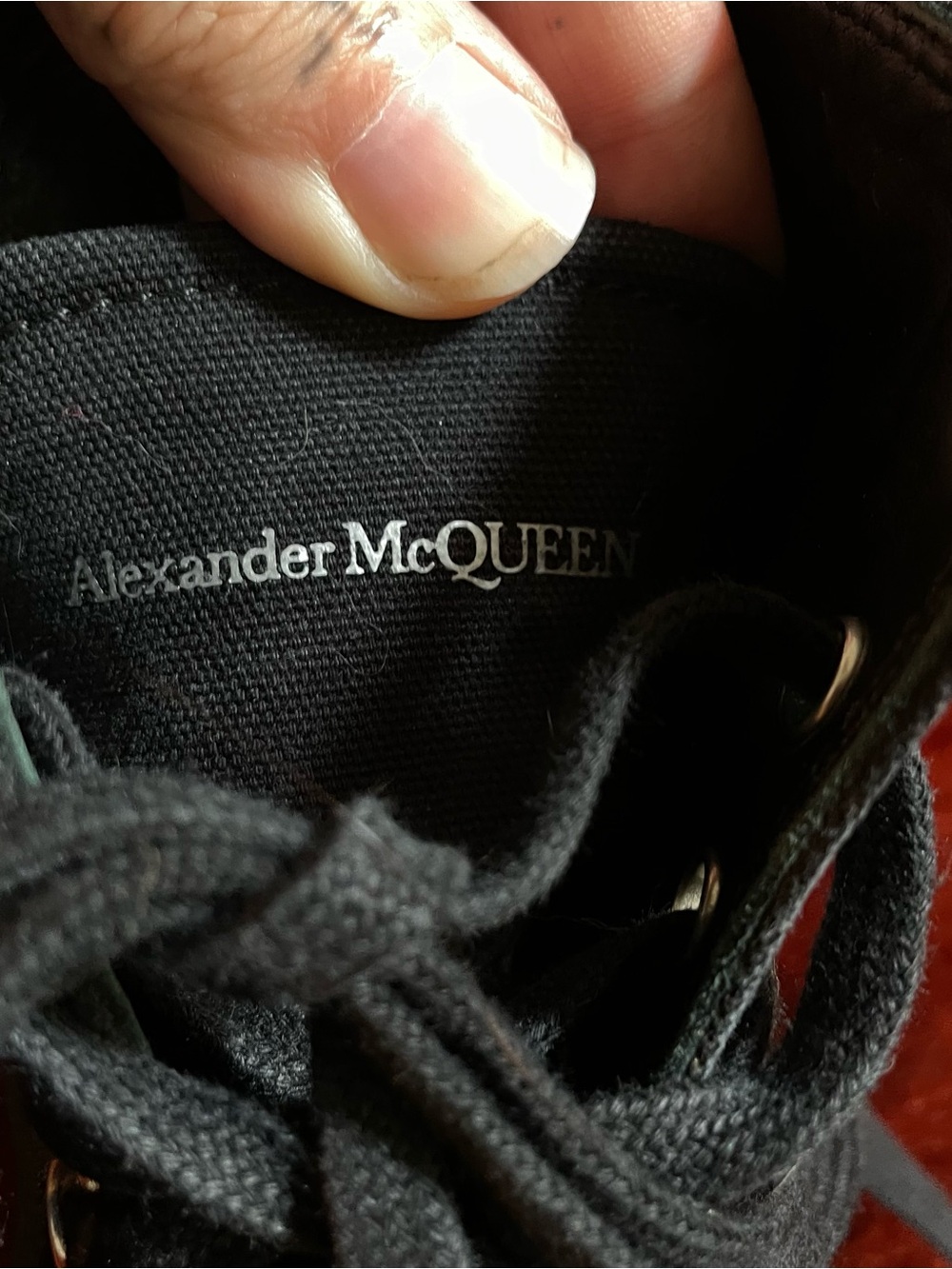 Alexander McQueen Black Chunky Platform Lace-Up Boots - Picture 6 of 8
